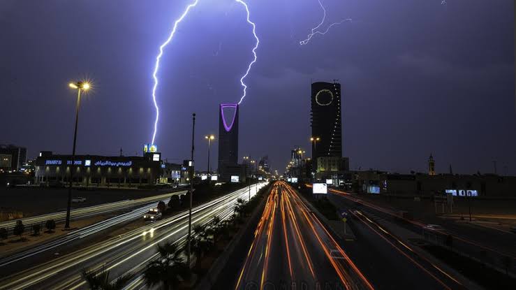 امطار غزيرة على الرياض